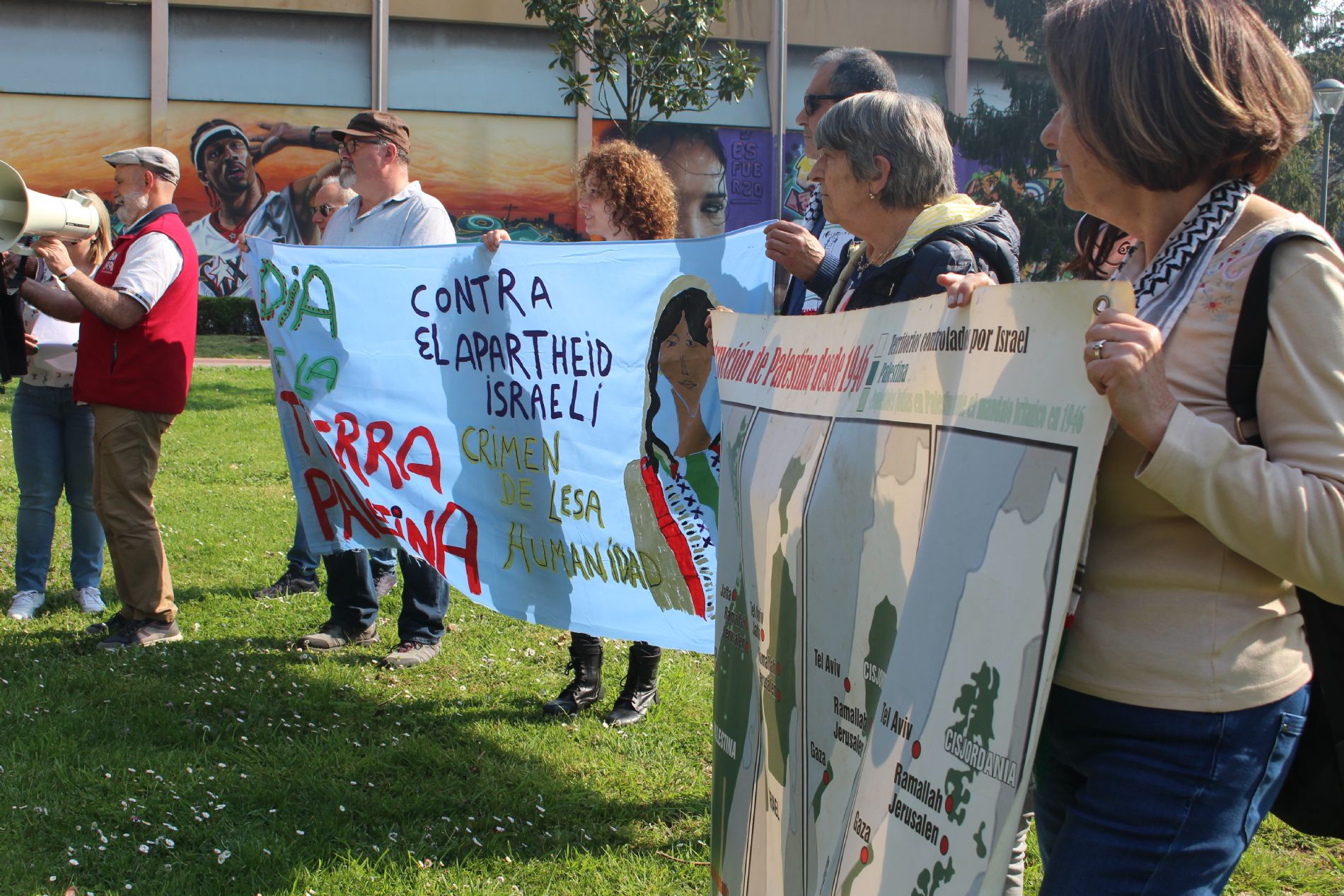 pancartas palestina en langreo