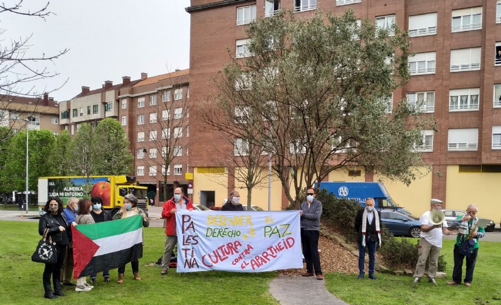 Representantes de la CODOPA y del CSCA durante el acto en Gijn